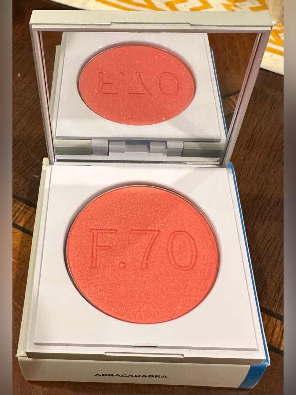 Flyte 70 6 Pc Set w/3 Blush, Highlighter, EyeShadow & Cosmetic Case NEW in Boxes - Picture 5 of 11
